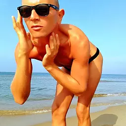 INDEPENDENT MODEL