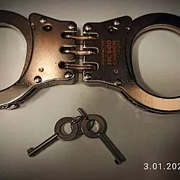 Uległy dla par