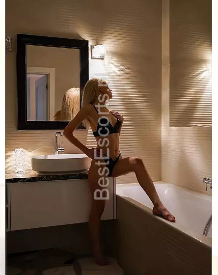 Iza -Blissful Massage