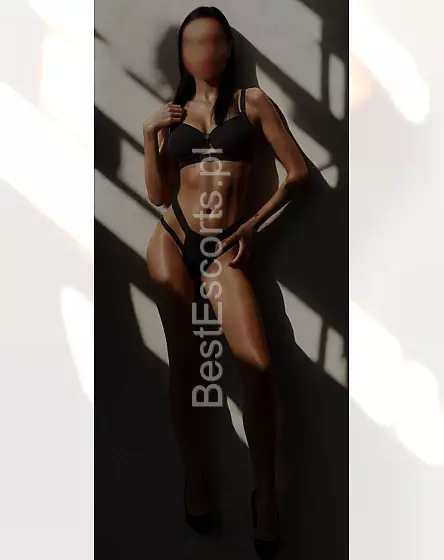 Piękna Karolina- Studio massage VINNERI 