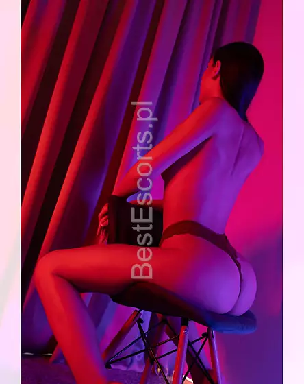 Mila -Cosmos Massage