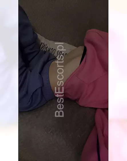 Proszę popatrz jak bawię się swoją cipką